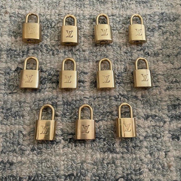 Louis Vuitton luggage lock Authentic vintage brass DIY Necklace - Picture 8 of 14